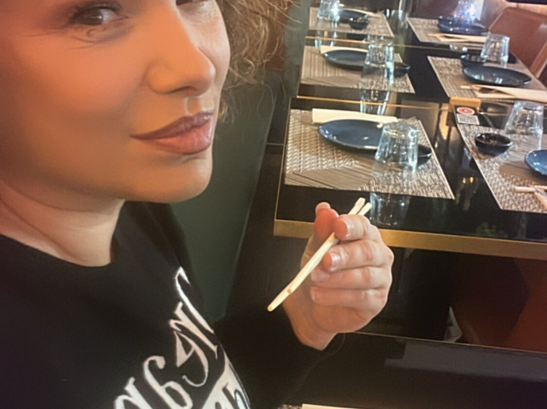 Raion Sushi & Cocktail