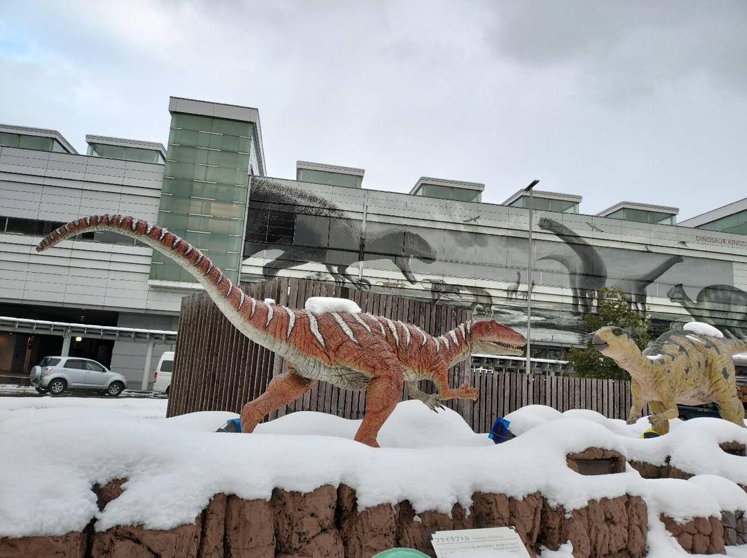 Dinosaur Station at Fukui Station景点图片
