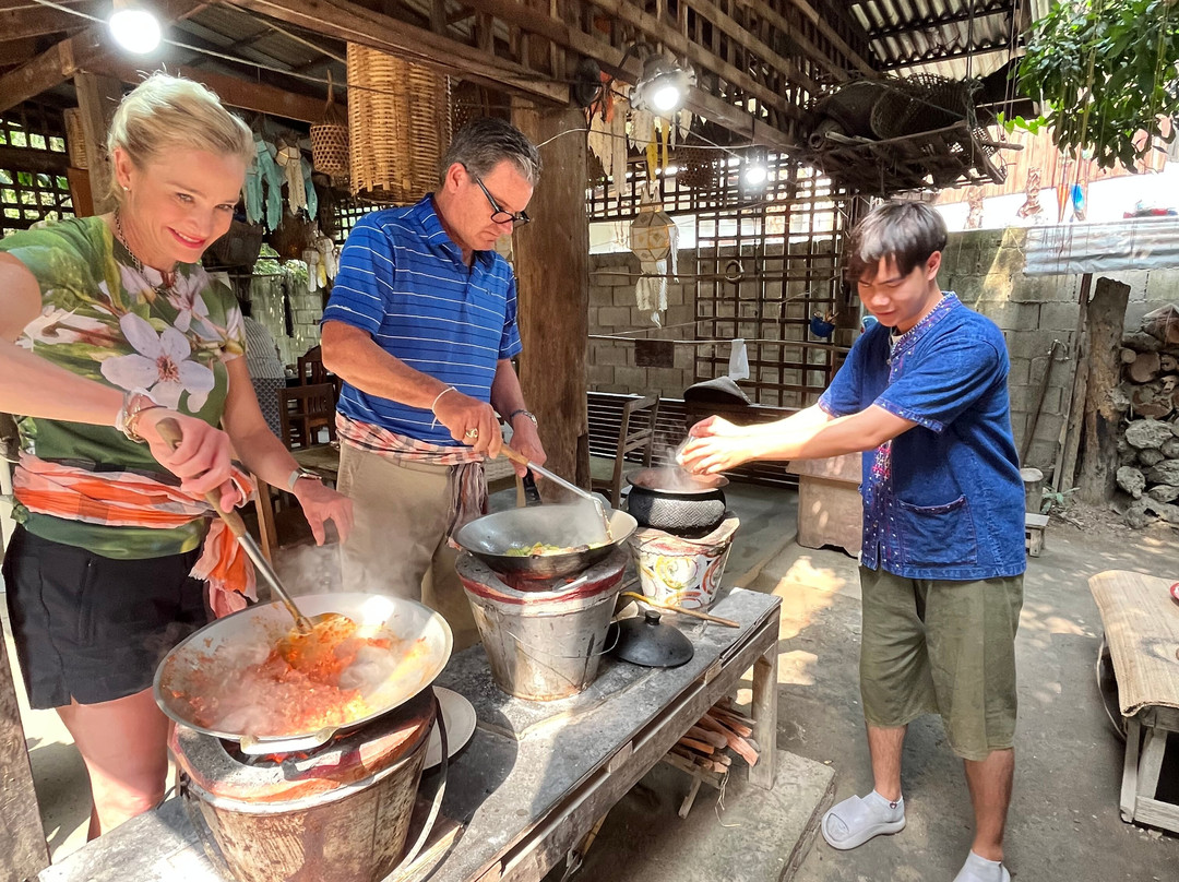 Chiang Mai home host by Raunkaew-Yanon family cooking experience景点图片