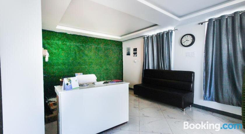 Oyo Grand Beach Palace