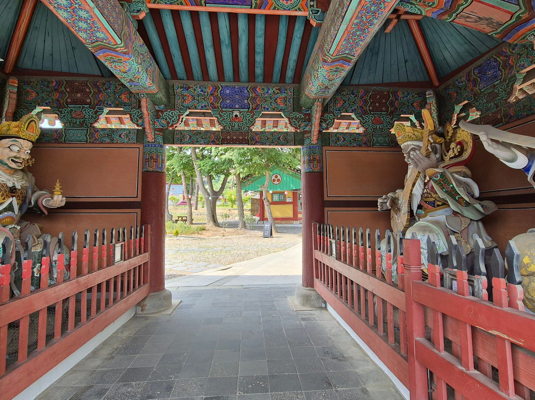 Yongjusa Temple-华城市必去景点