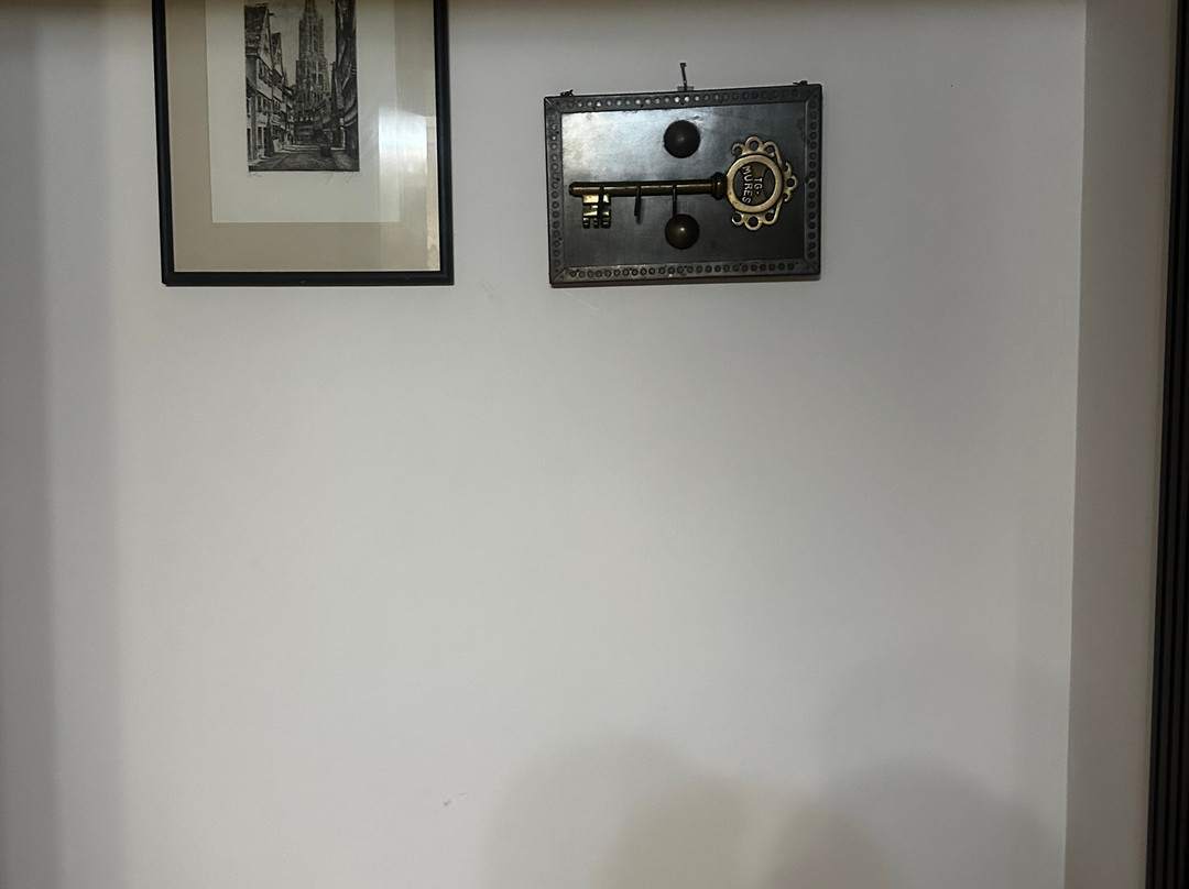 科罗娜莫德伟酒店主图