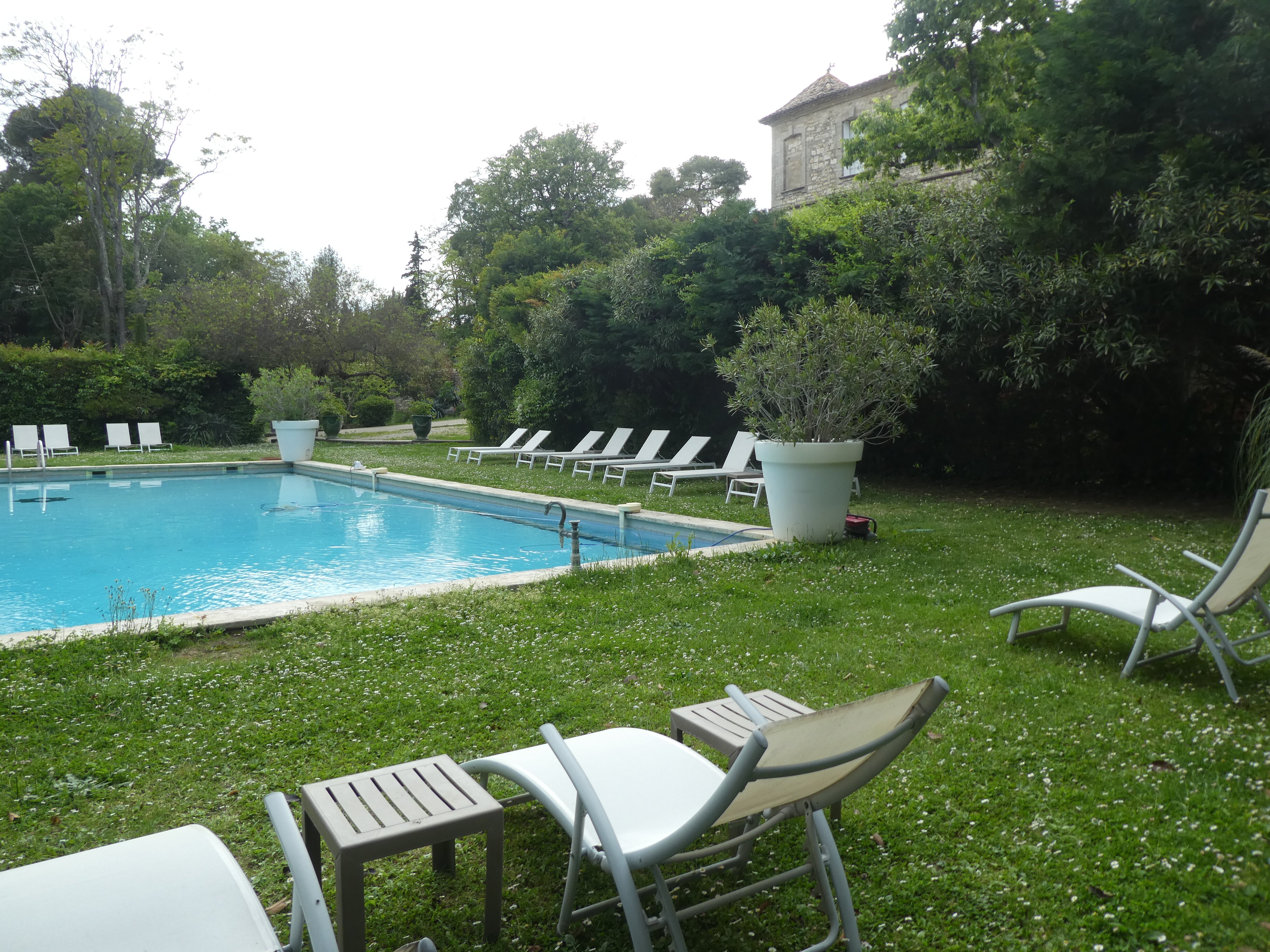 Chateau D'Arpaillargues-泳池