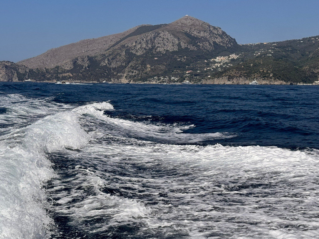 Capri Private Boat Tours-卡碧岛必去景点