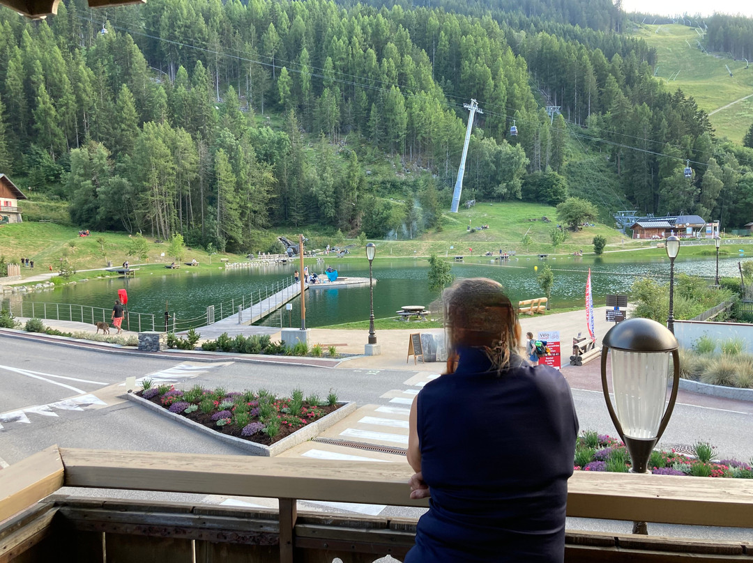 Les Peupliers Hotel主图