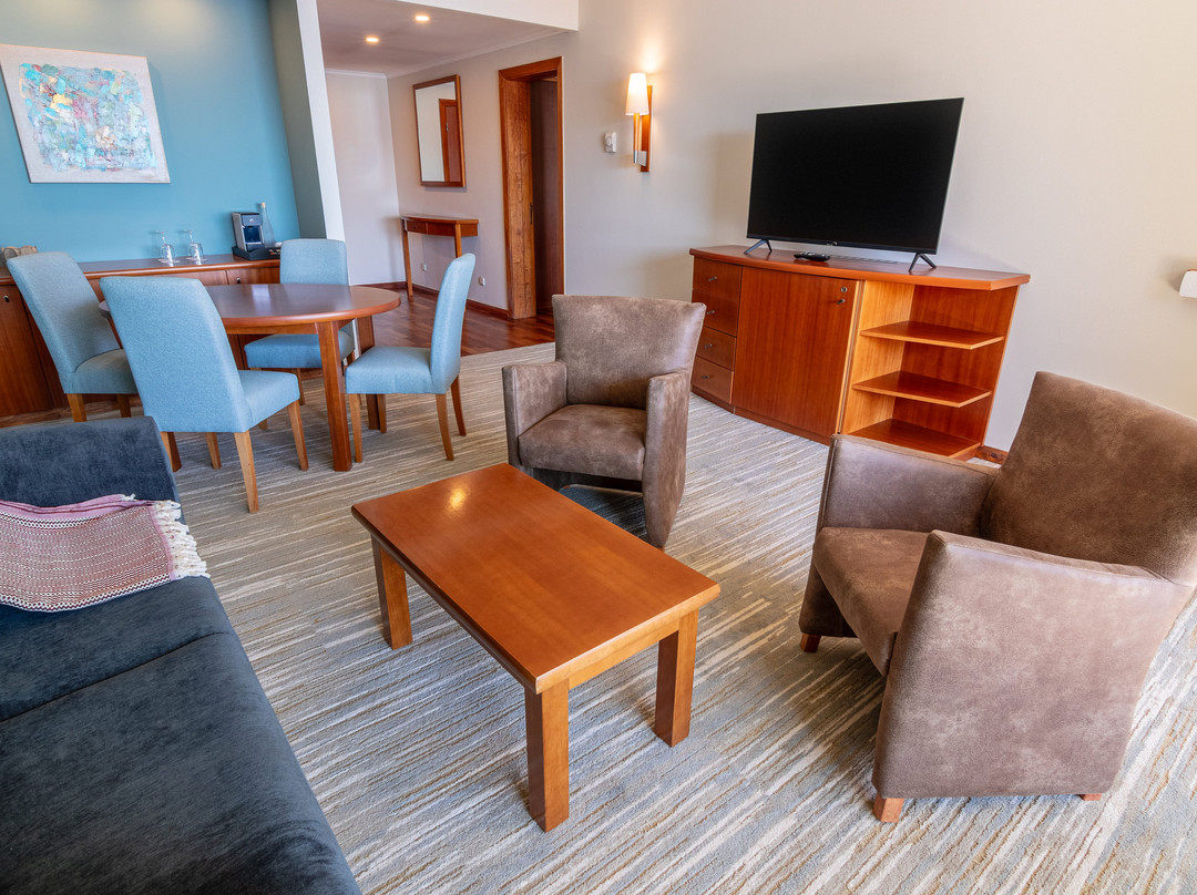 Park Lake Luxury Hotel主图