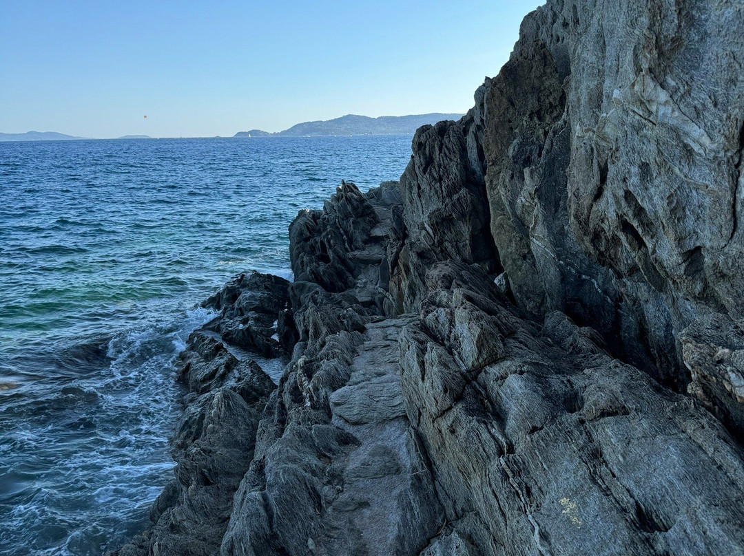 Sentier du littoral - Le Lavandou - Plage de la Fossette-莱拉旺杜必去景点