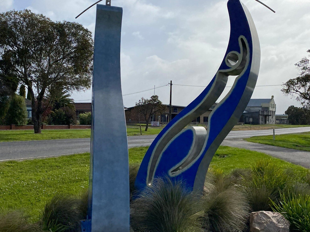 Southern Cross And Nerran Sculpture-Yarram必去景点