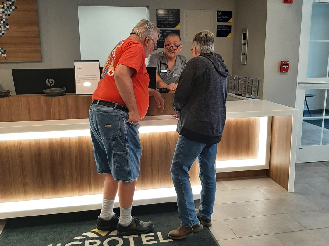 Microtel Inn & Suites by Wyndham Springville主图