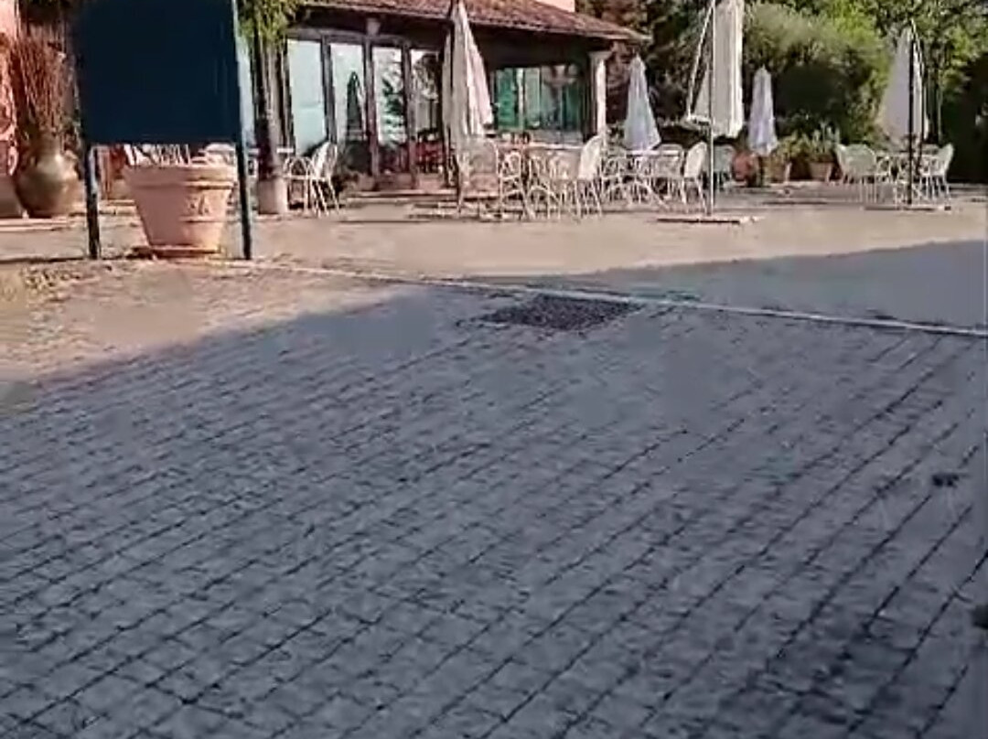 伊卡朗基餐厅乡村酒店主图