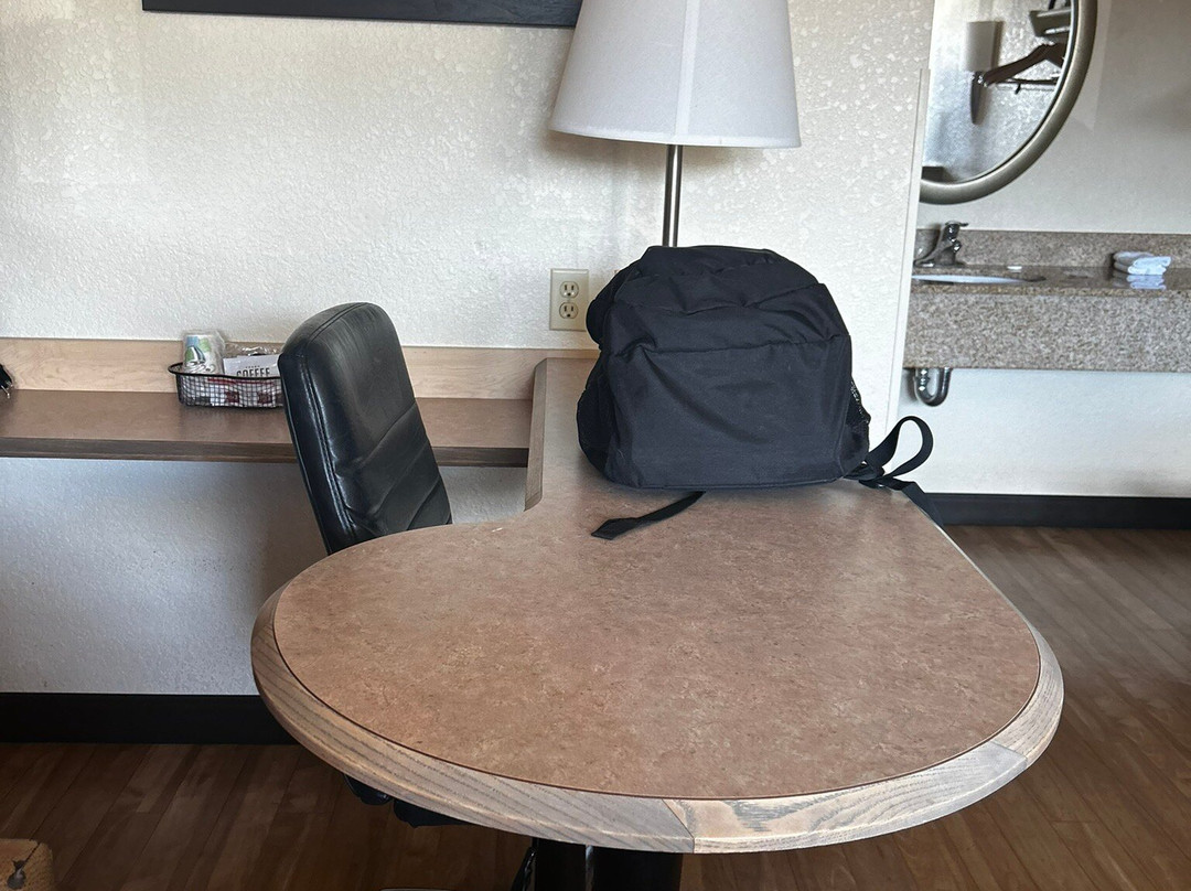 Red Roof Inn Johnson City主图