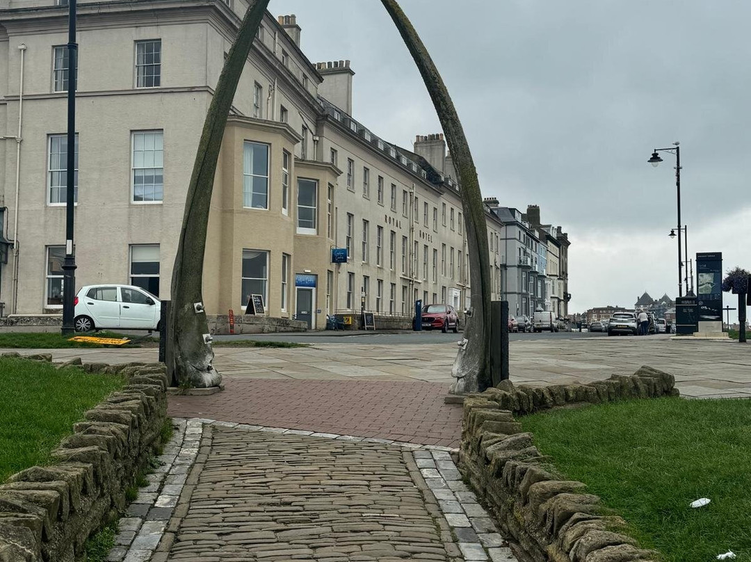 The Whalebone Arch-惠特比必去景点