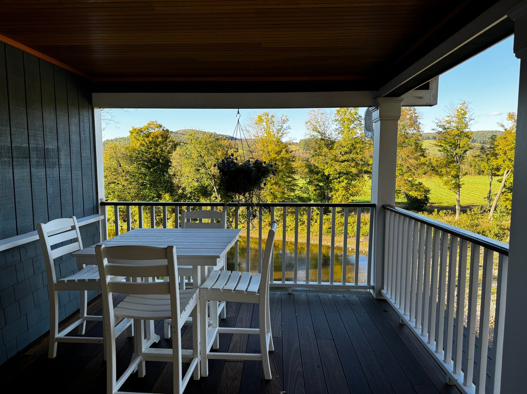 The Shire Woodstock主图