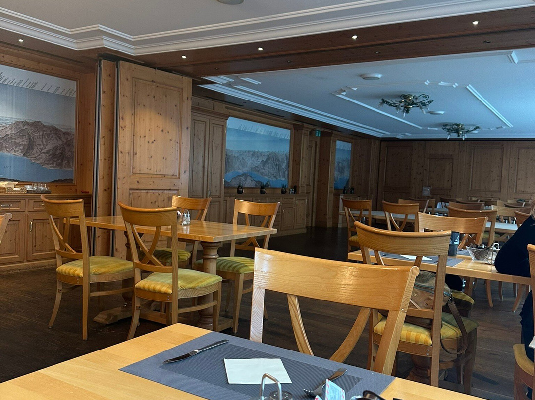 Hotel Weisses Roessli主图
