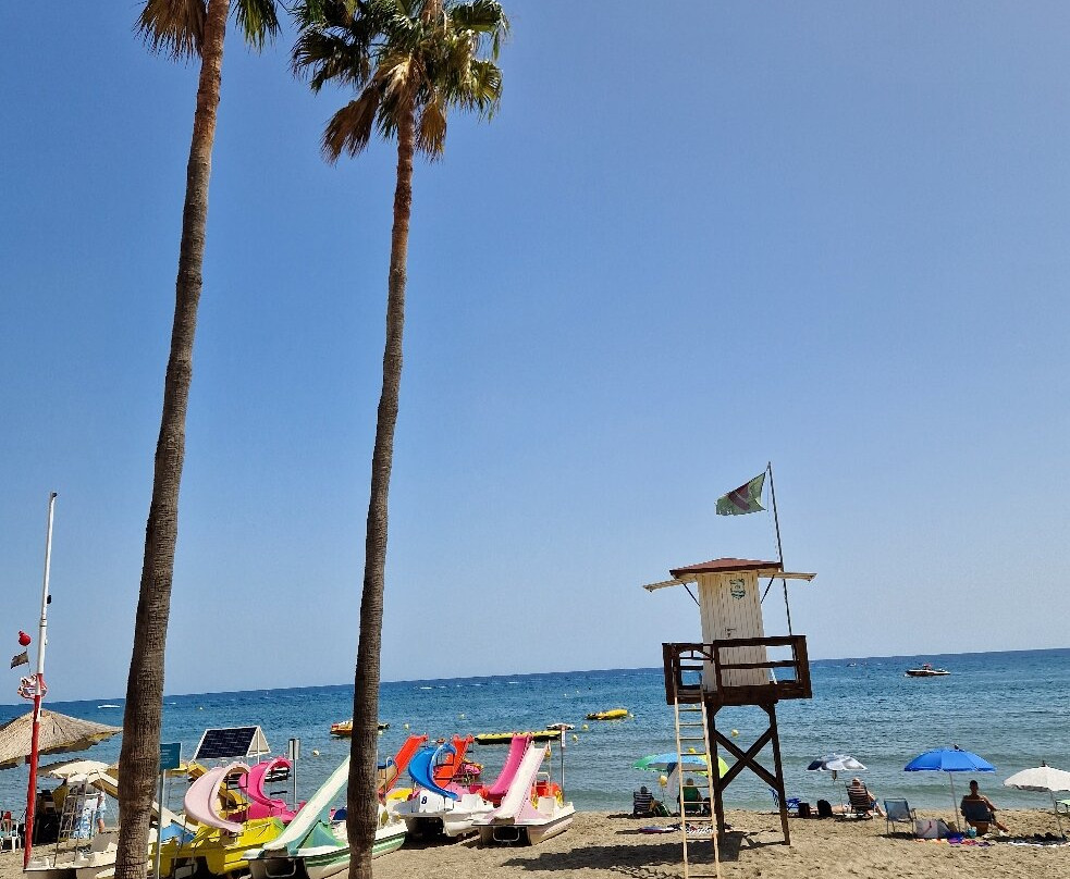 Playa de la Carihuela-托雷莫里诺斯必去景点