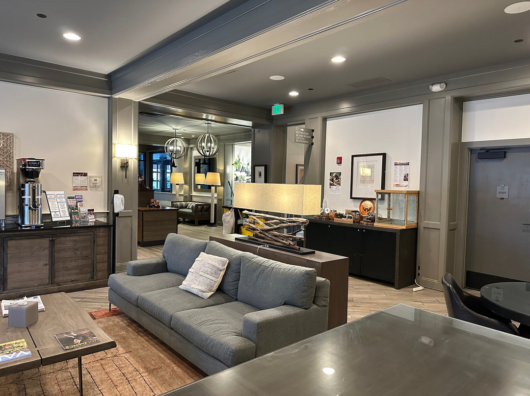 河道旅馆&套房酒店主图