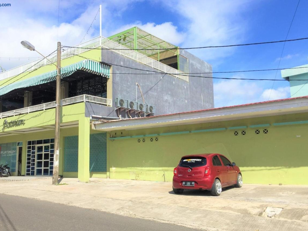 Urbanview Hotel Platinum Parepare