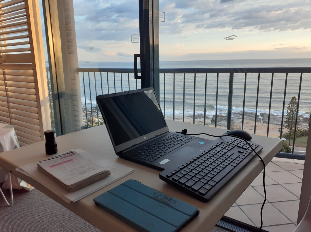 曼特拉莫洛拉巴海滩酒店主图