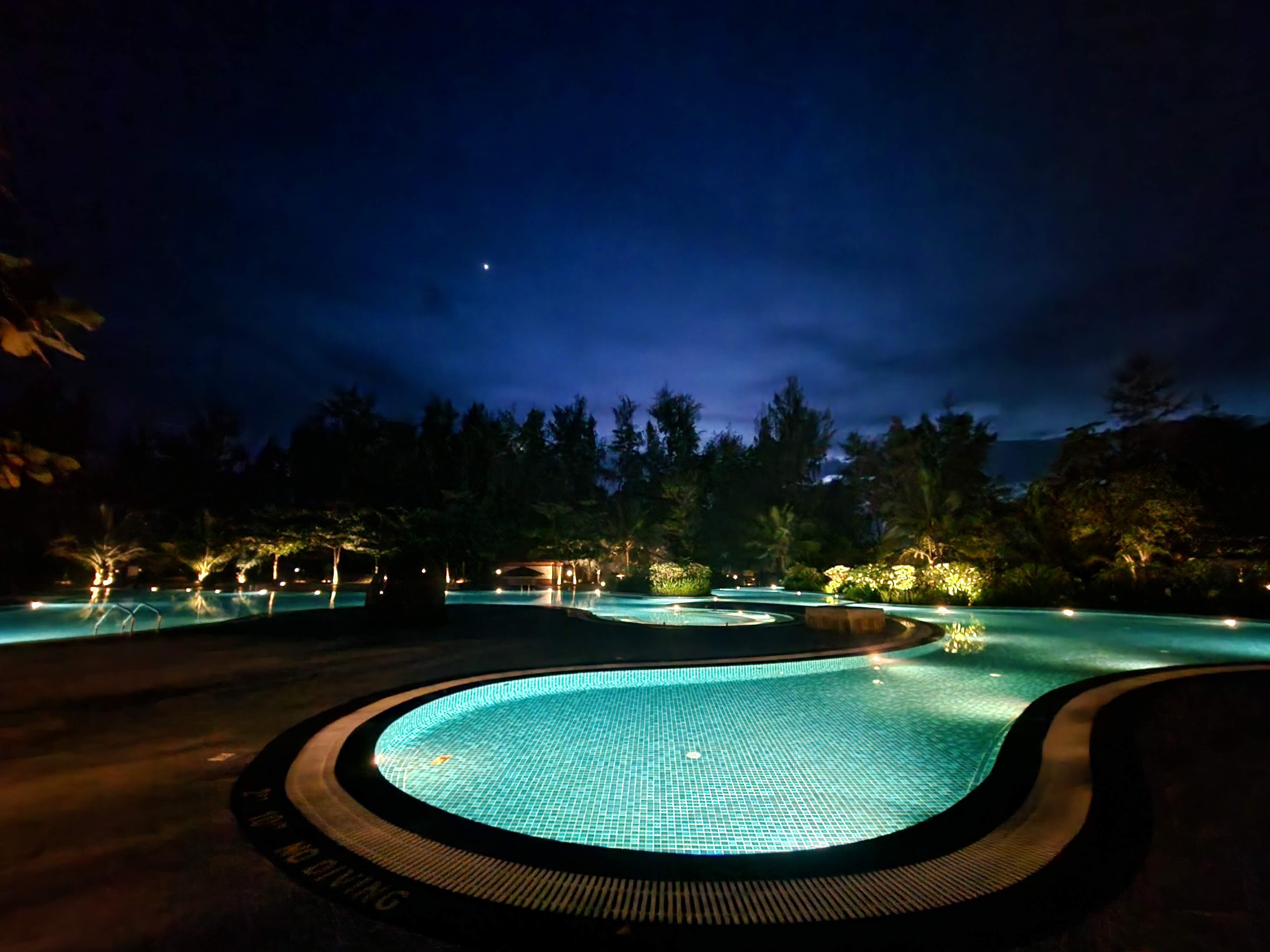 Denissons Beach Resort-泳池