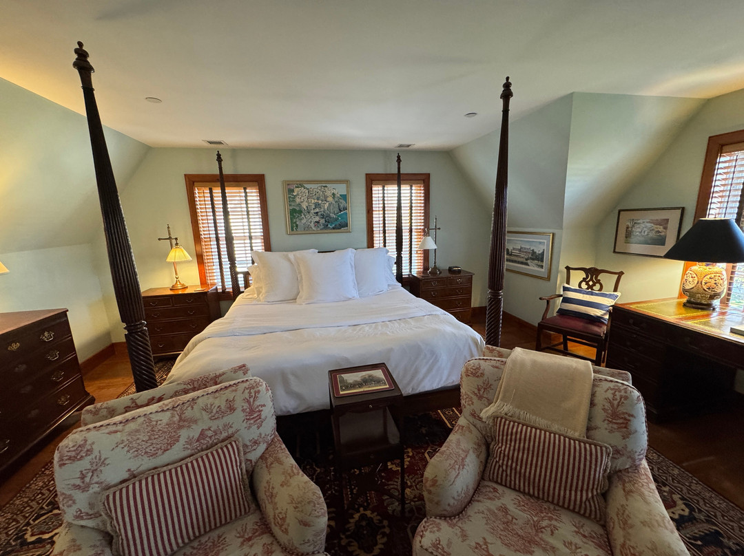 The 1708 House主图