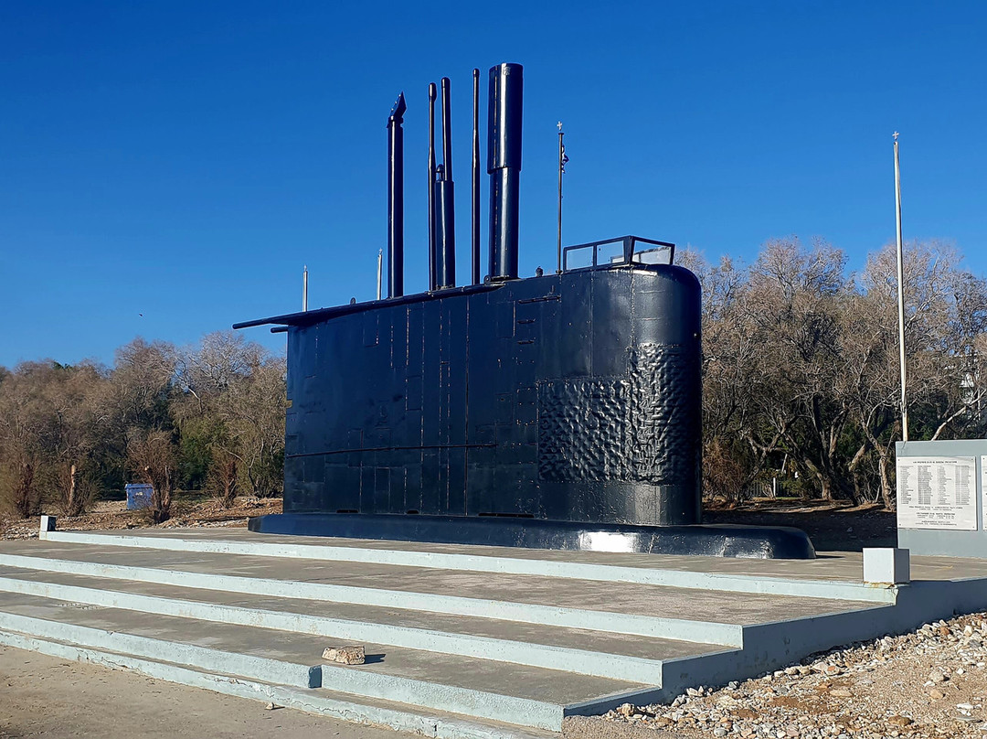 Submarine Monument-帕里欧弗里欧必去景点
