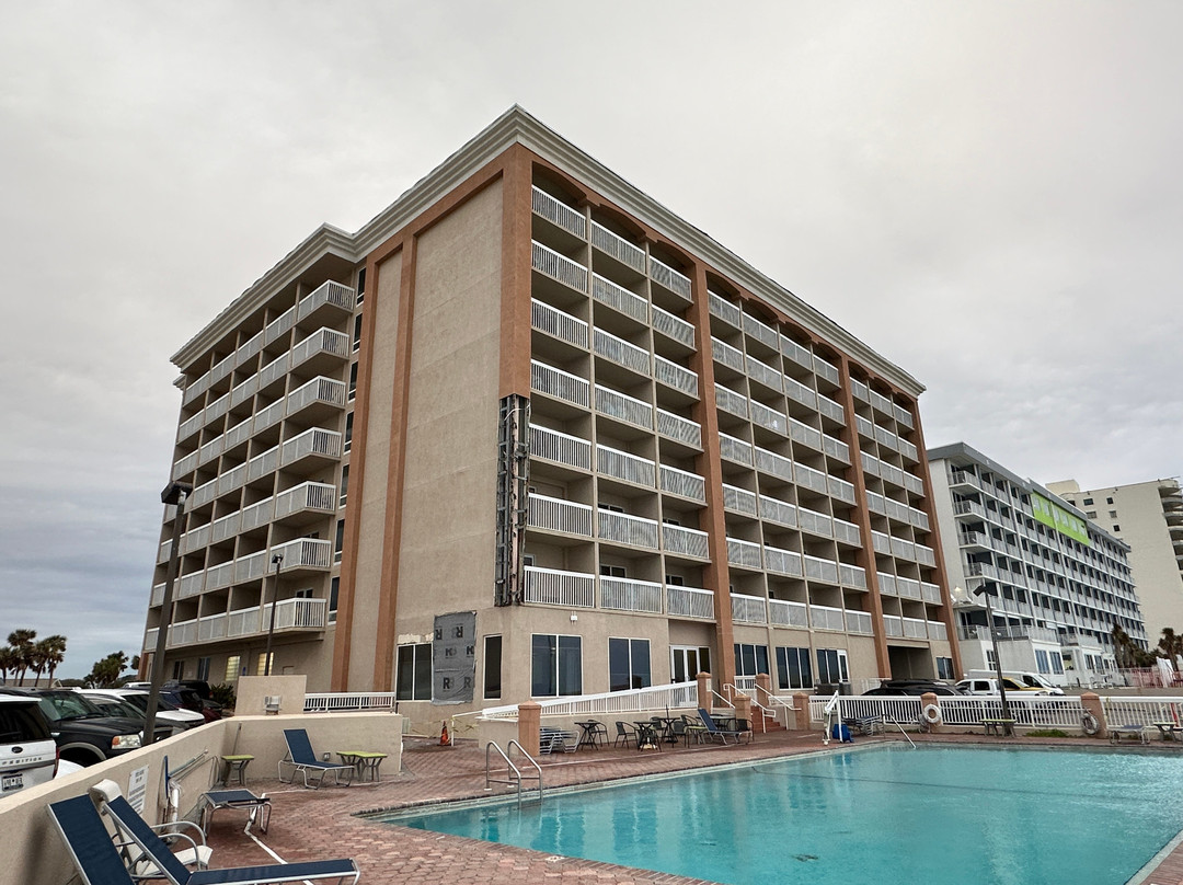 戴通纳舒尔海滨希尔顿恒庭酒店主图