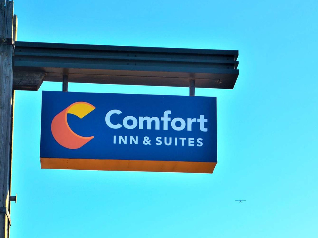 温哥华康福特茵旅馆&套房酒店主图