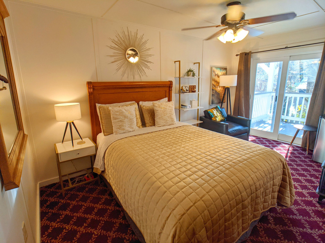 Carriage House Inn主图