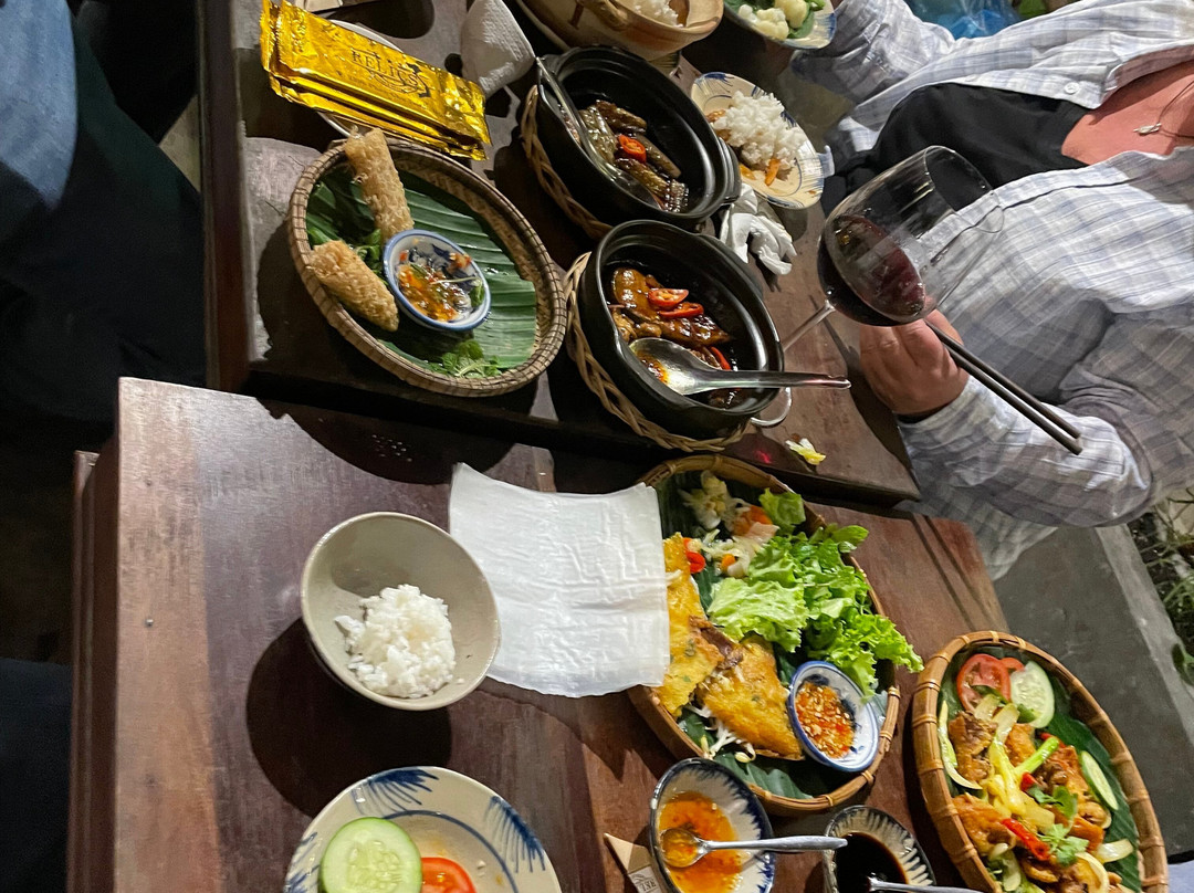 Ravens Wine Bar-Cam Chau必去景点