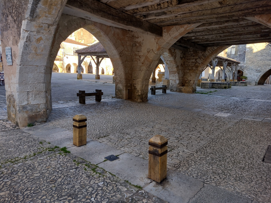 Place des Cornieres, Monpazier景点图片