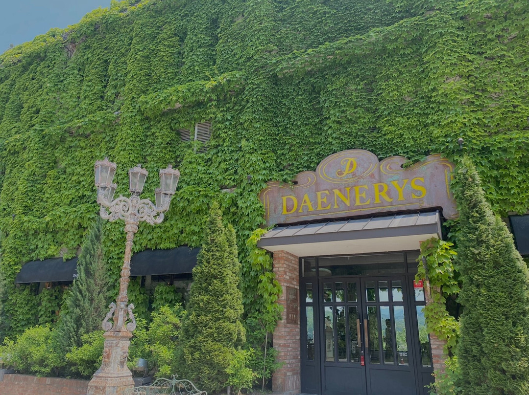 Cafe Daenerys