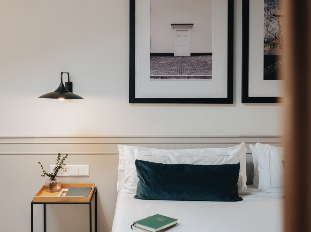 Room Mate Helen Berger主图