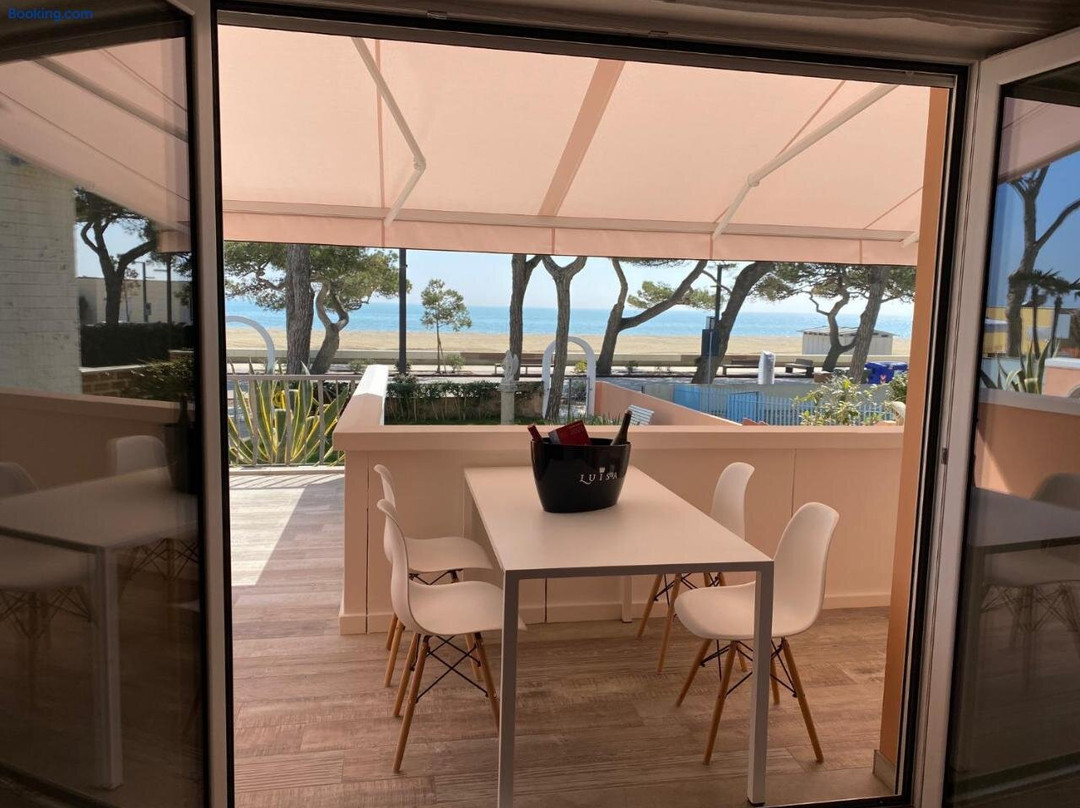 Appartamento fronte mare Hotel Vittoria