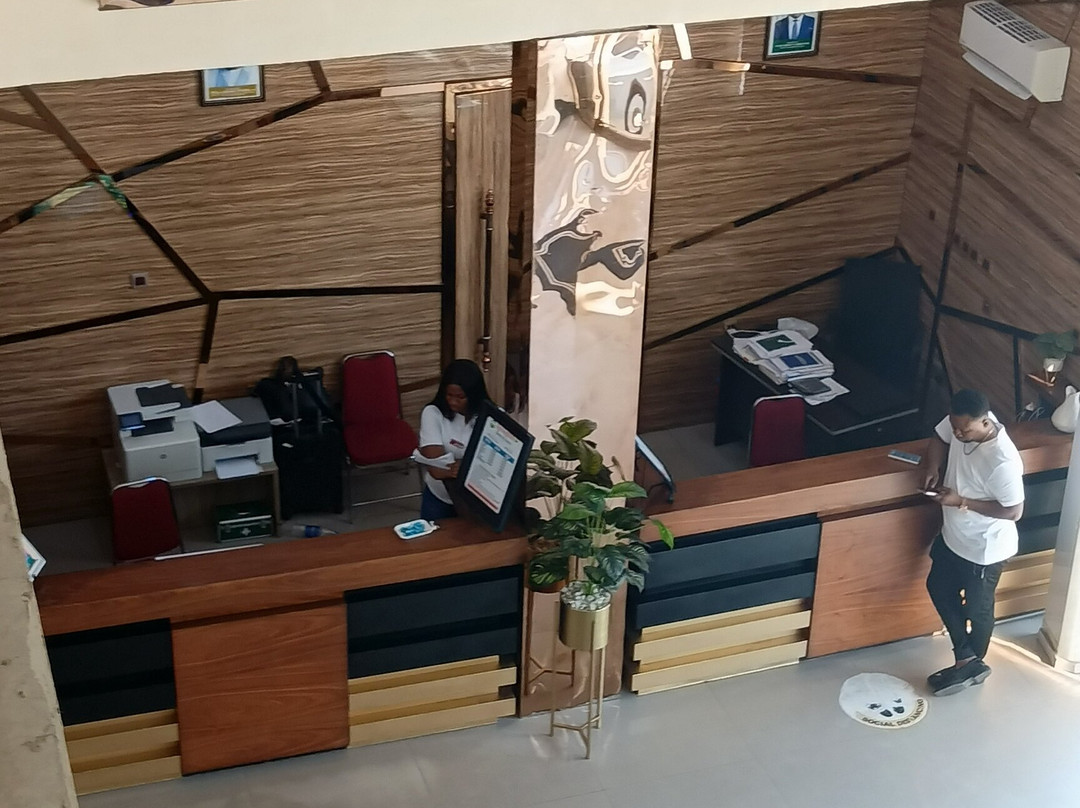 Springhill Hotel & Suites