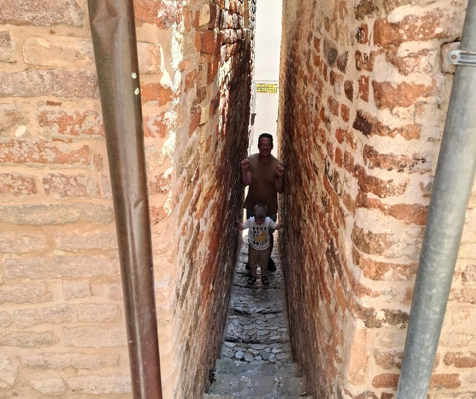 The Narrowest Alley in Italy-里帕特兰索内必去景点