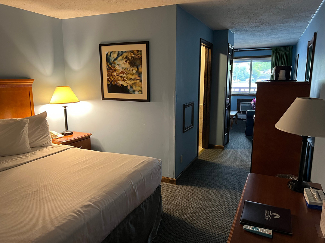 Water's Edge Inn主图