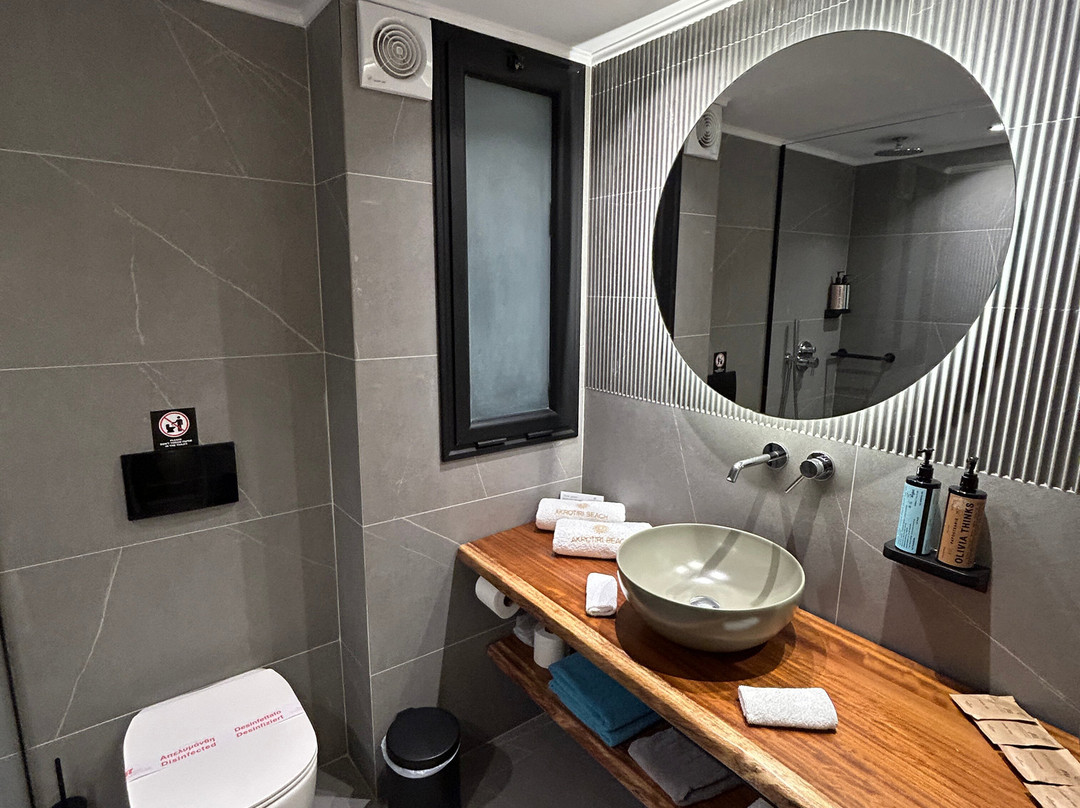 Akrotiri Beach Resort Hotel主图