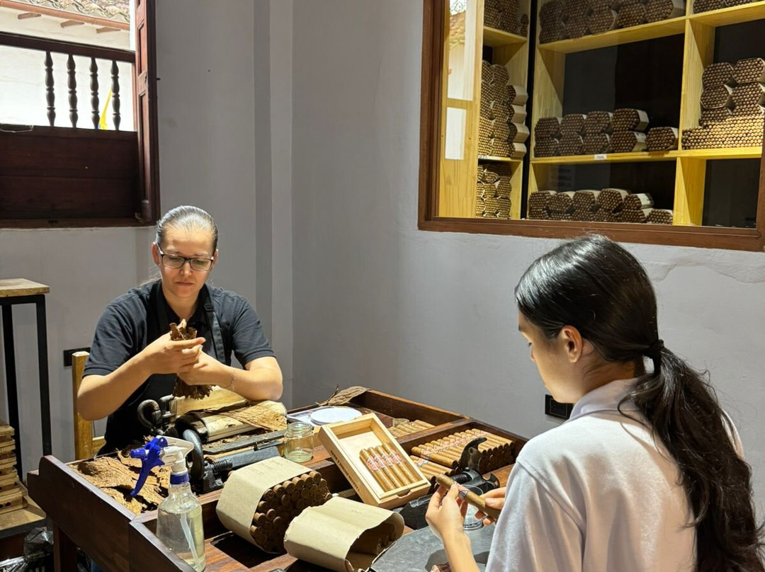 Bribón - La Fabrica Nacional De Tabacos-巴里查拉必去景点