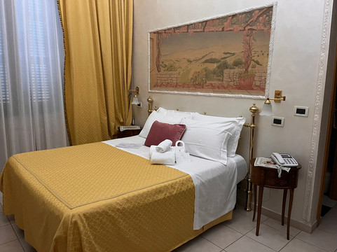 阿尔巴酒店主图