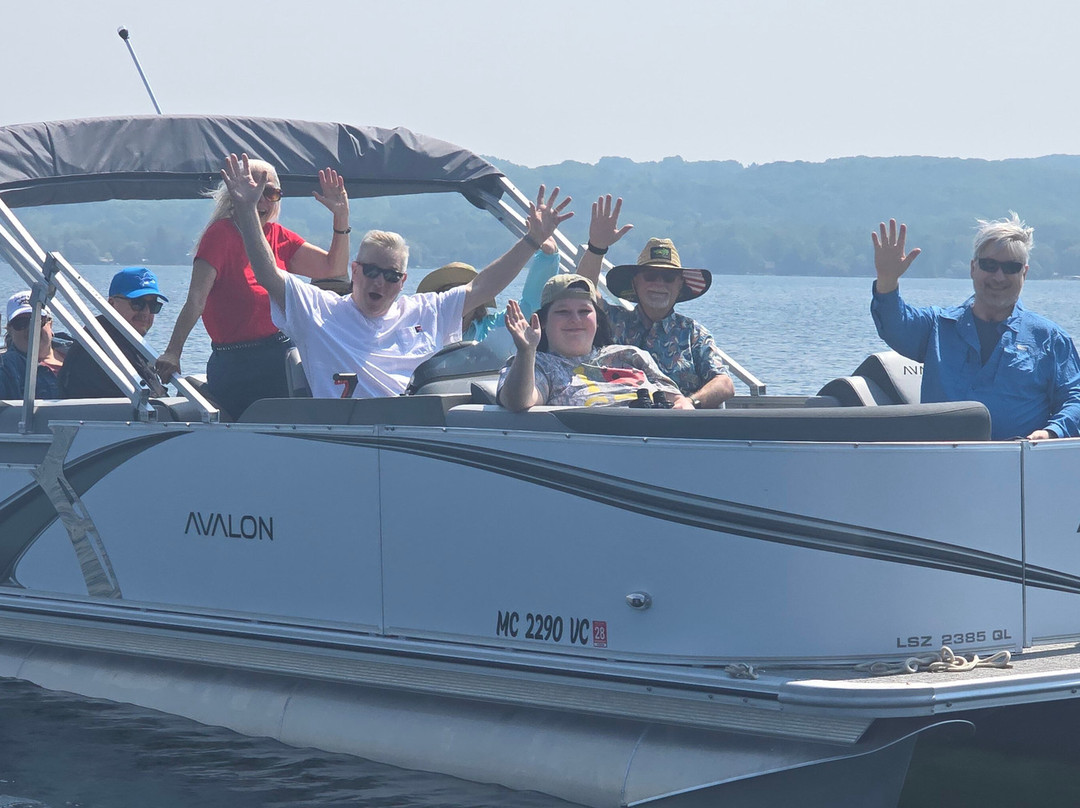 Pontoon Boat Rental景点图片