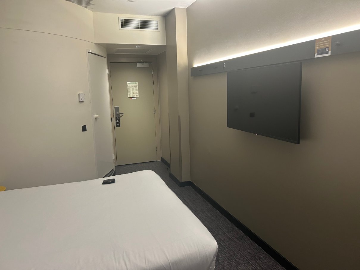宜必思巴塞罗那维拉德塞斯机场酒店-客卧