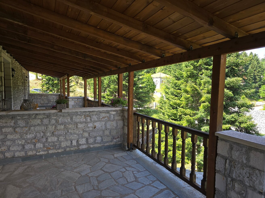 The Chatzigakis Manor主图