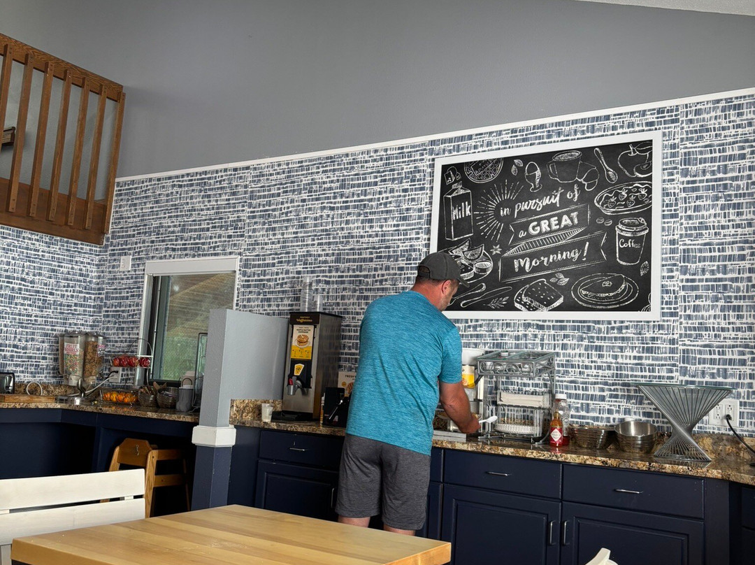 AmericInn by Wyndham West Salem主图