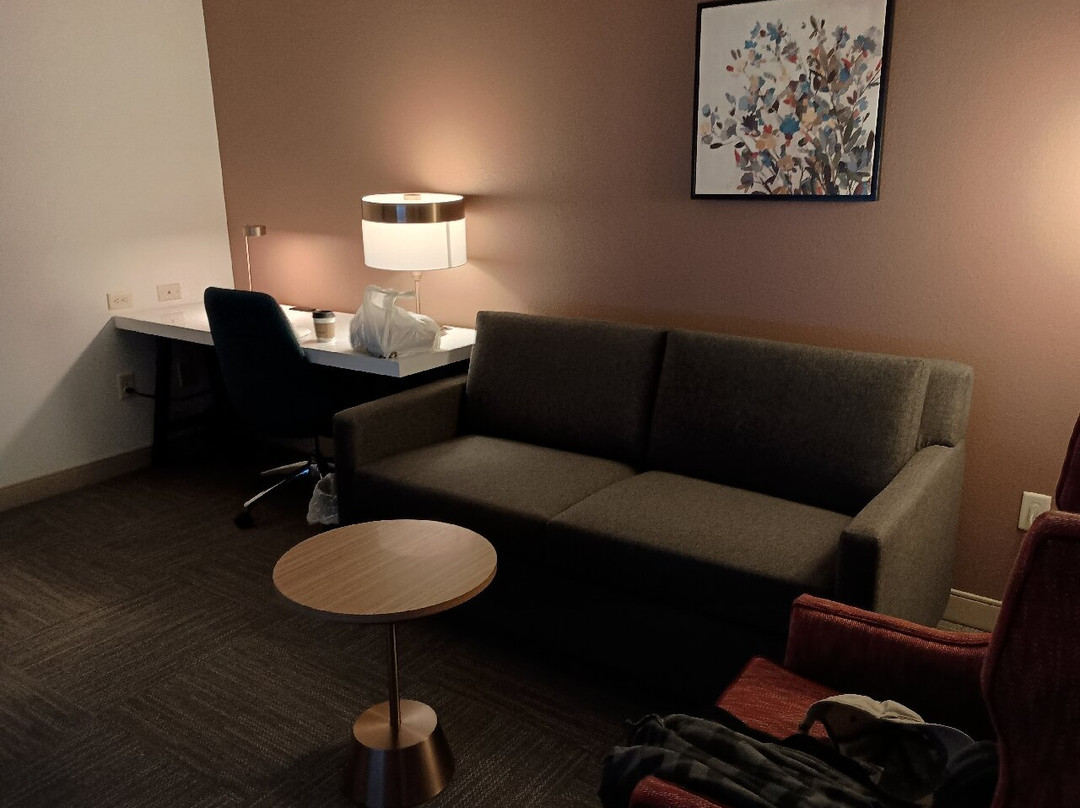 埃尔克哈特希尔顿花园酒店主图