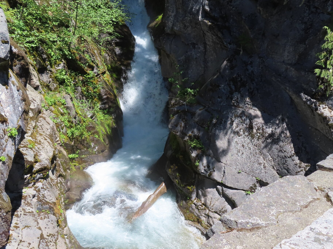 Christine Falls Viewpoint-雷尼尔山国家公园必去景点
