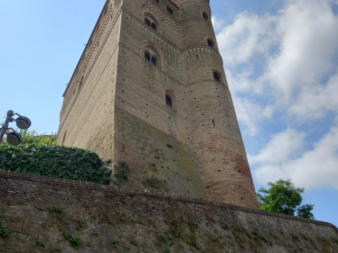 Castello di Serralunga d'Alba-塞拉伦加达尔巴必去景点