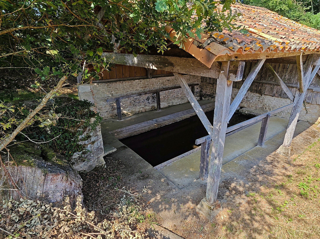 Fontaine - Lavoir De Rigaudon-Soudan必去景点