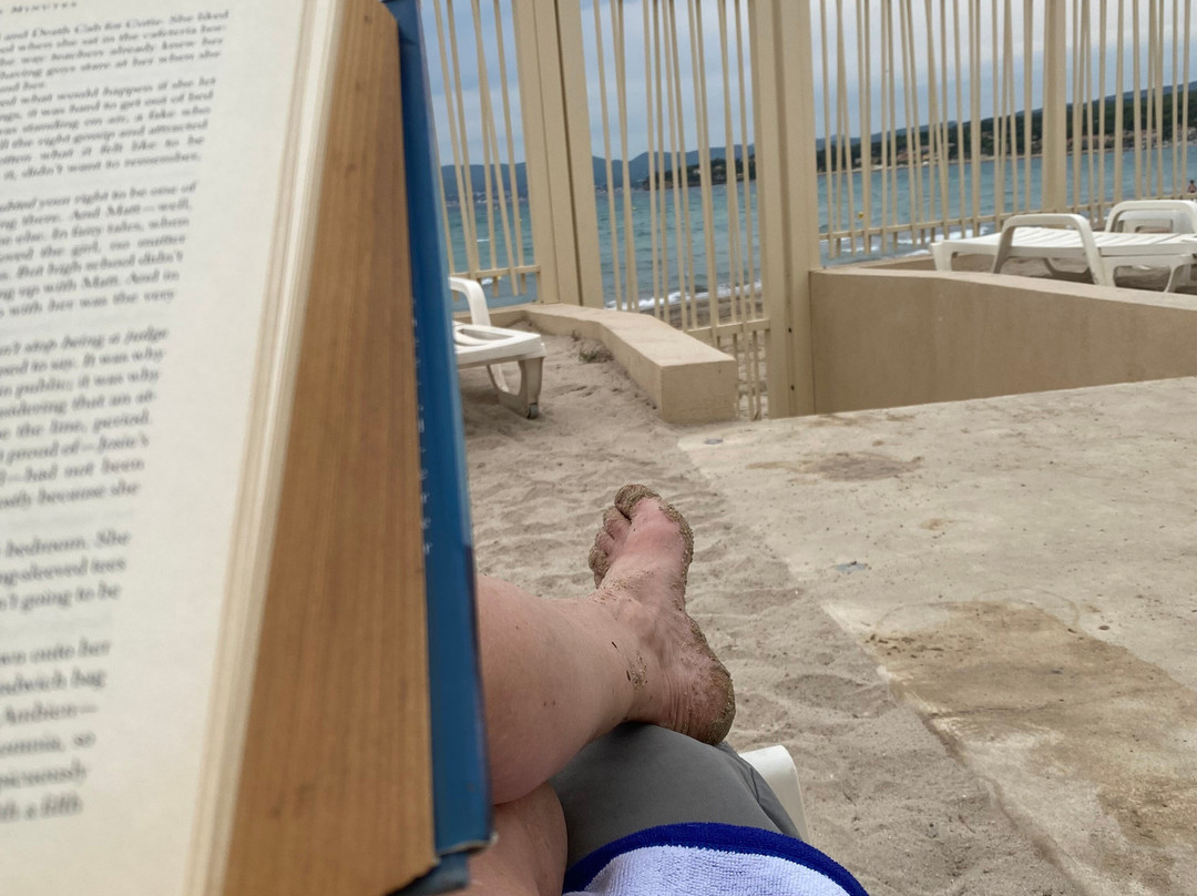 奥塔比德萨布勒酒店主图