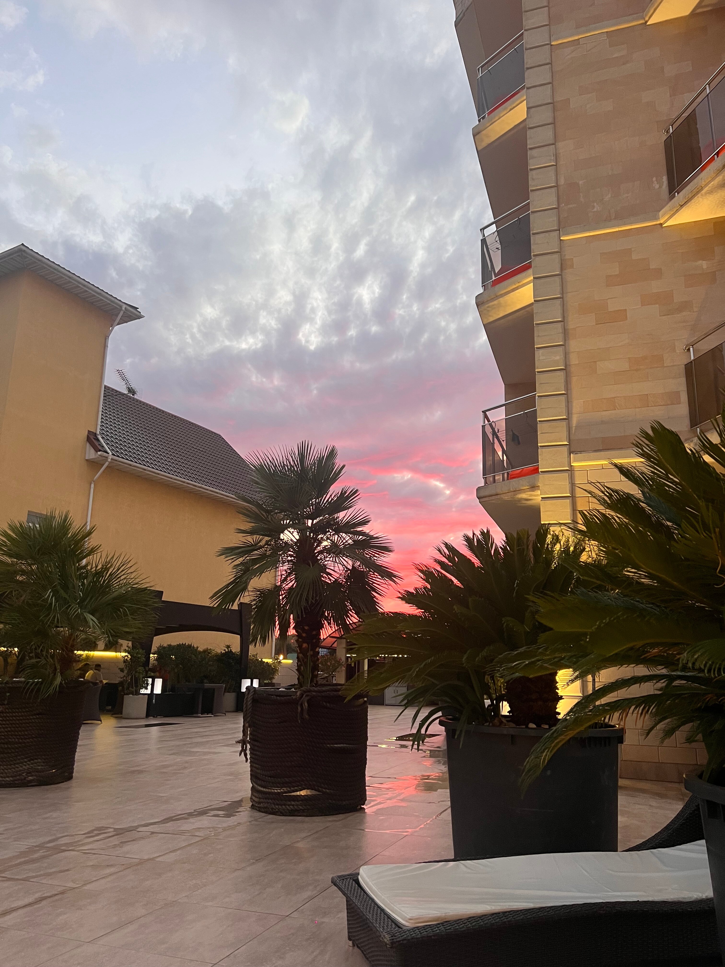 希特拉斯酒店-官方