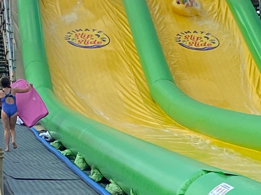 The Ultimate Slip 'n' Slide-Beckington必去景点